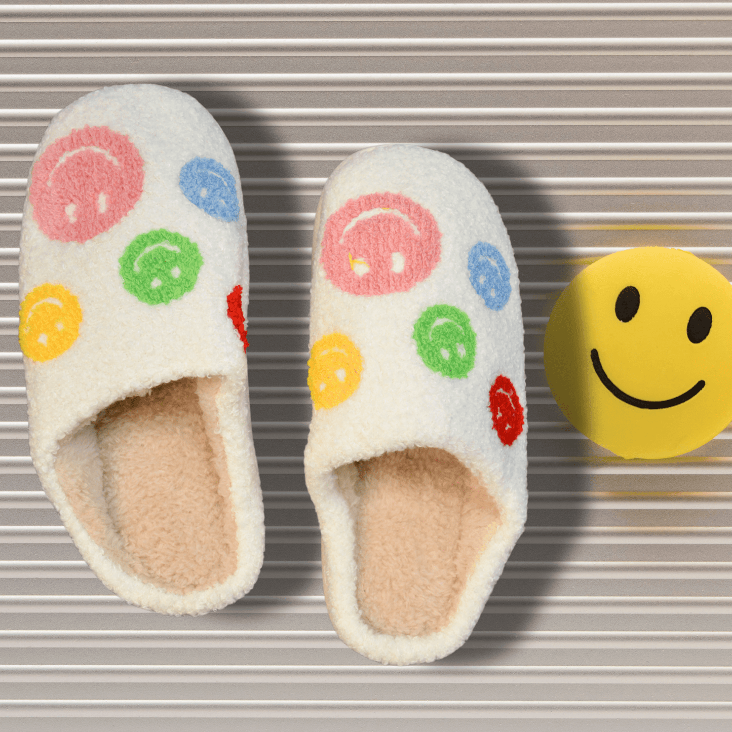 Auliné Collection Happy Forever Smiley Slippers / S Women's Cute Smiley Happy Face Plush Slippers, Soft Fluffy Comfortable Home Slippers, Warm Cozy Comfort for Indoor & Outdoor Use Gifts