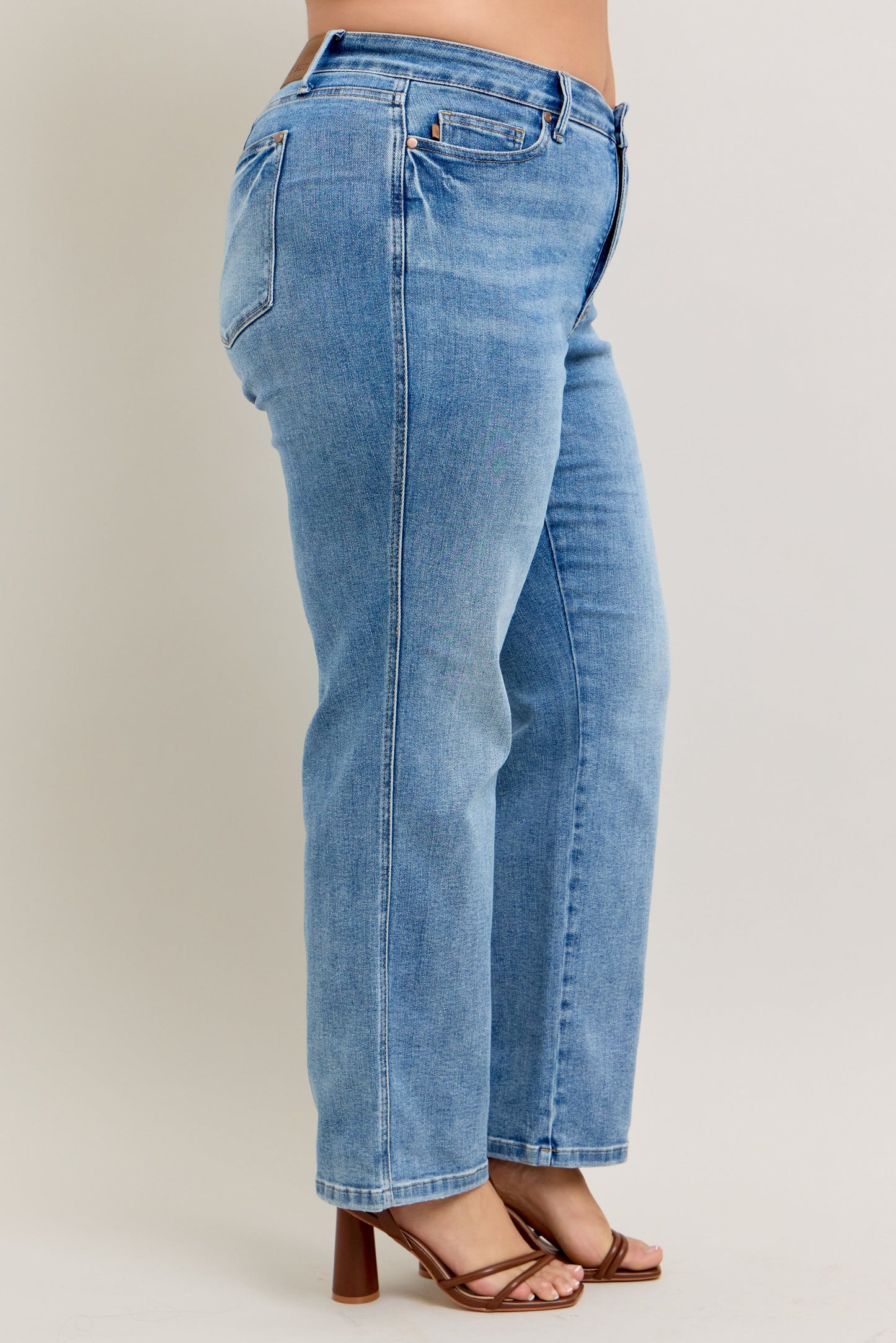 Judy Blue Apparel Judy Blue Mid Rise Tummy Control Vintage Wash Straight Leg Jeans for Women